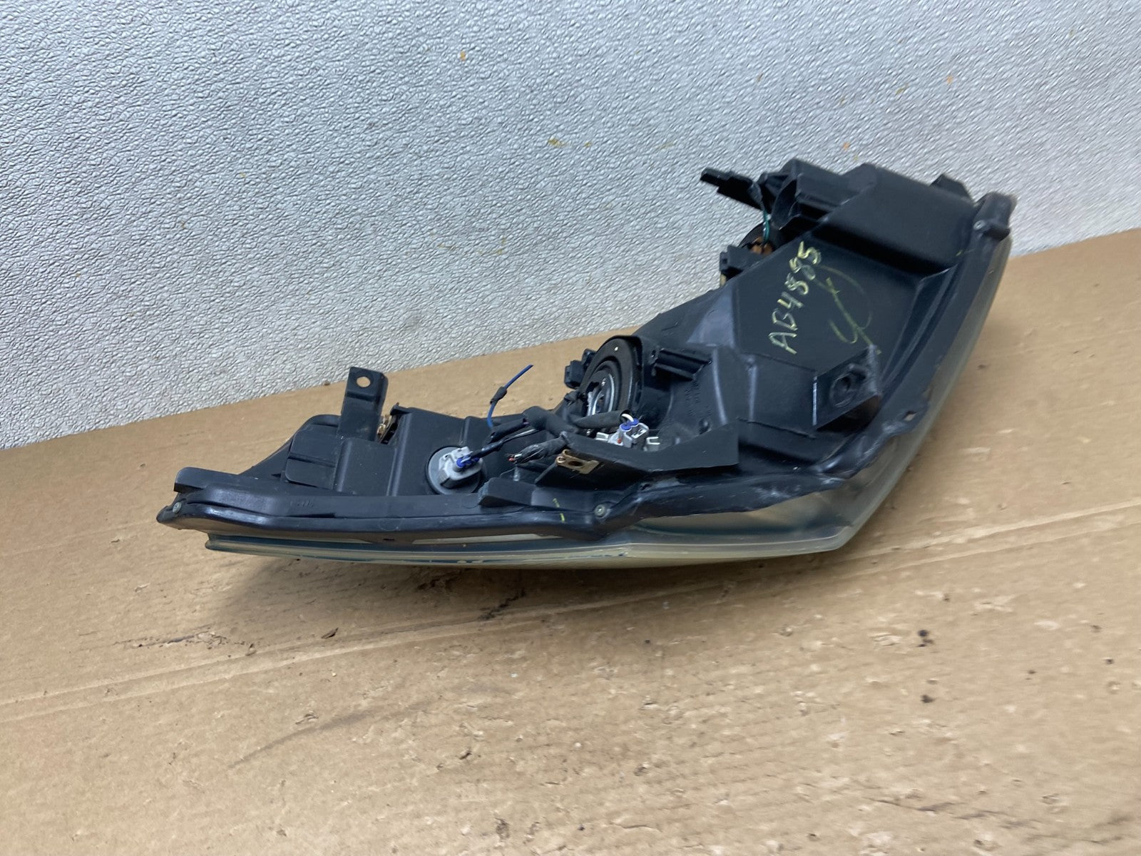 2004 to 2009 Nissan Quest Left Driver LH Black Headlight AB4885 DW8