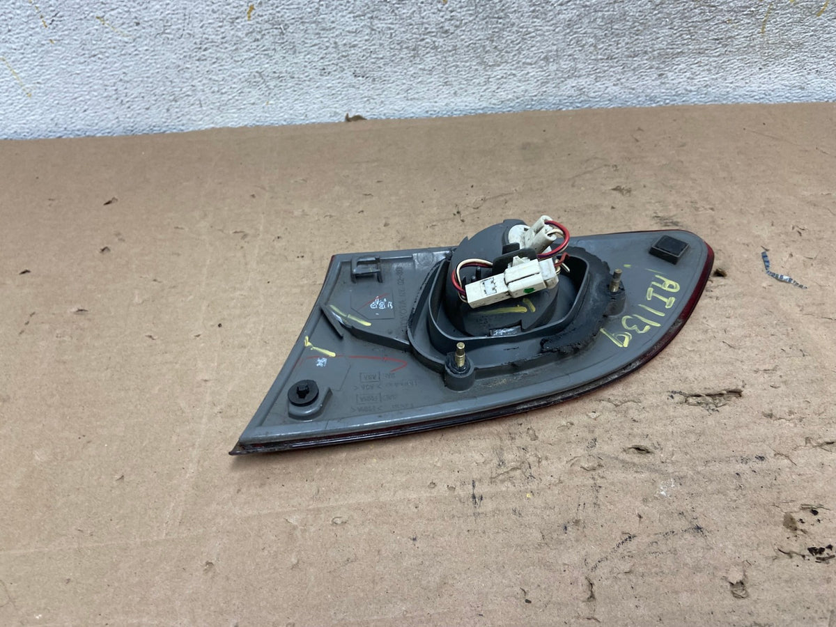 2001 2002 Toyota Corolla Left Driver LH Side Inner Tail light AI1139 LK7