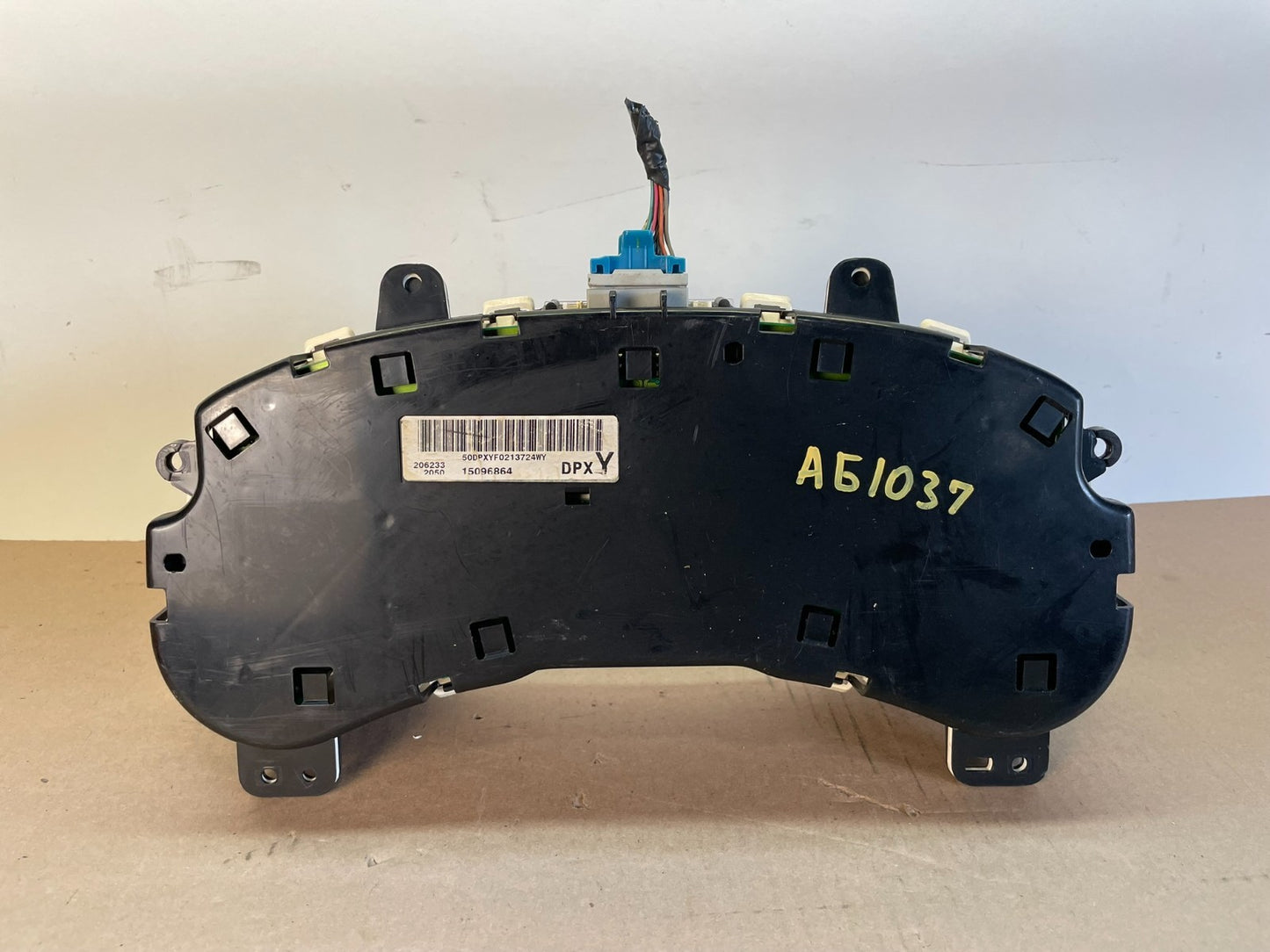 2002 to 2005 Chevrolet Trailblazer Speedometer Cluster Gauge AG1037 DG9