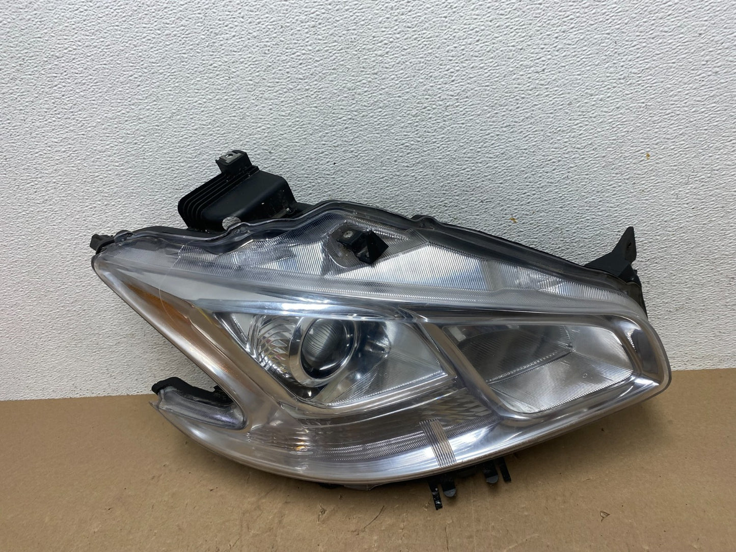 2009 - 2014 Nissan Maxima Headlight Right Passenger Xenon HID TYC AE6763 DW0