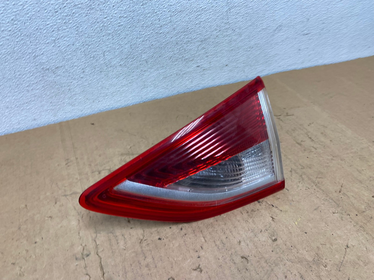 2013 to 2016 Ford Escape Right Passenger RH Side Inner Tail Light AD1346 LK2