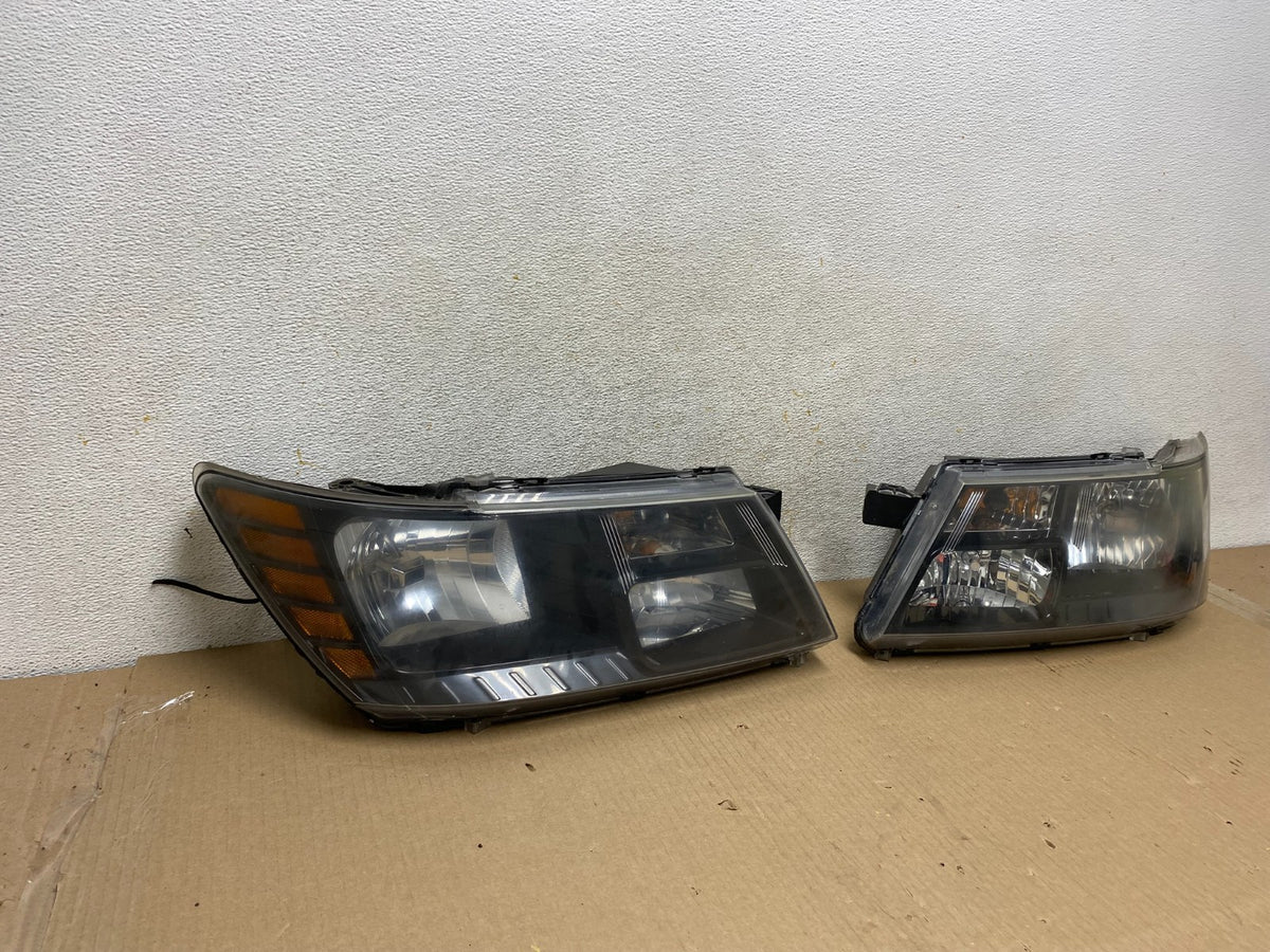 2009 to 2017 Dodge Journey Headlights Left+Right Set Halogen DEPO AH5725 DW1