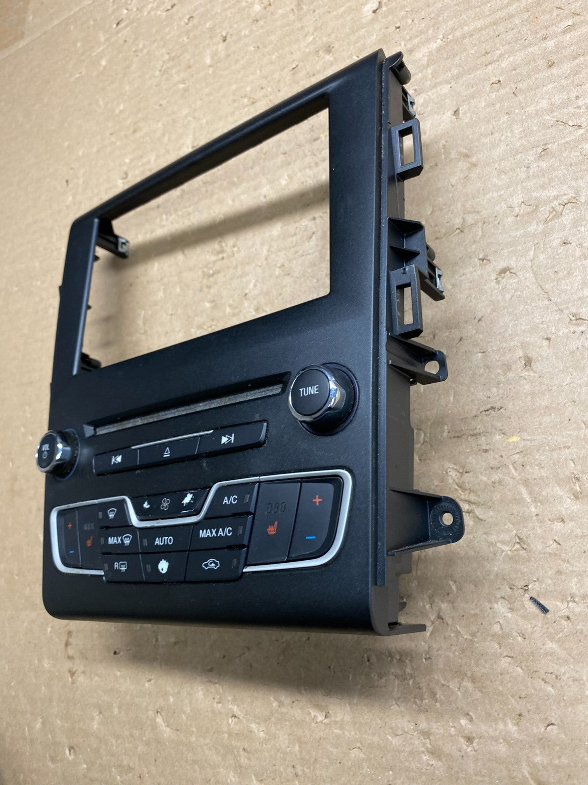 2017 to 2020 Ford Fusion Radio Climate Control A/C Control ag6432 DG2