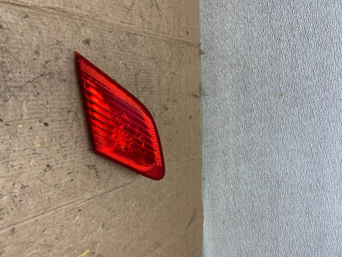 2003 to 2004 Toyota Avalon Left Driver LH Side Inner Tail Light OEM AA3605 PS0