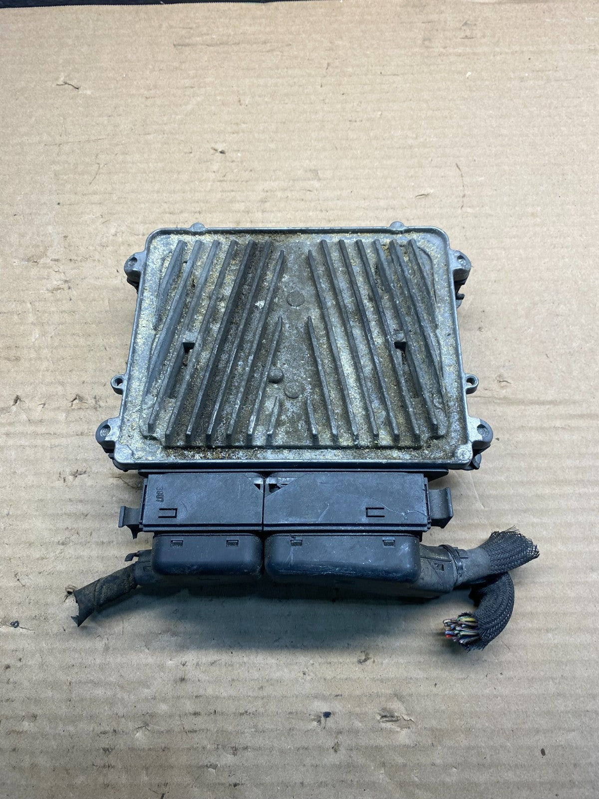 2007 - 2011 Mercedes CL550 S550 ECU ECM Engine Control Module Unit AE0103 DG1