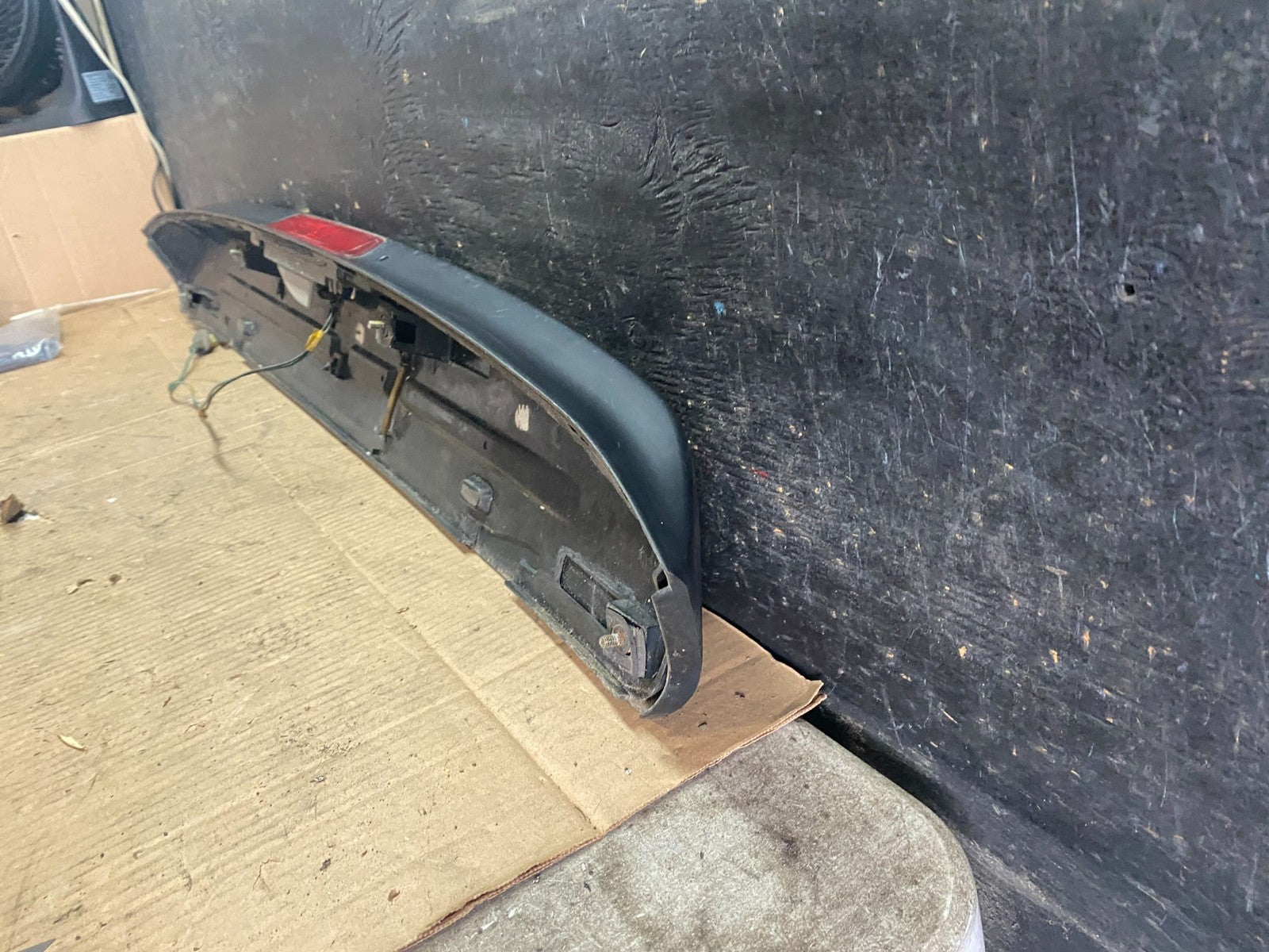 1999 to 2004 Honda Odyssey Rear Trunk Spoiler Gate Oem R7915 DG8