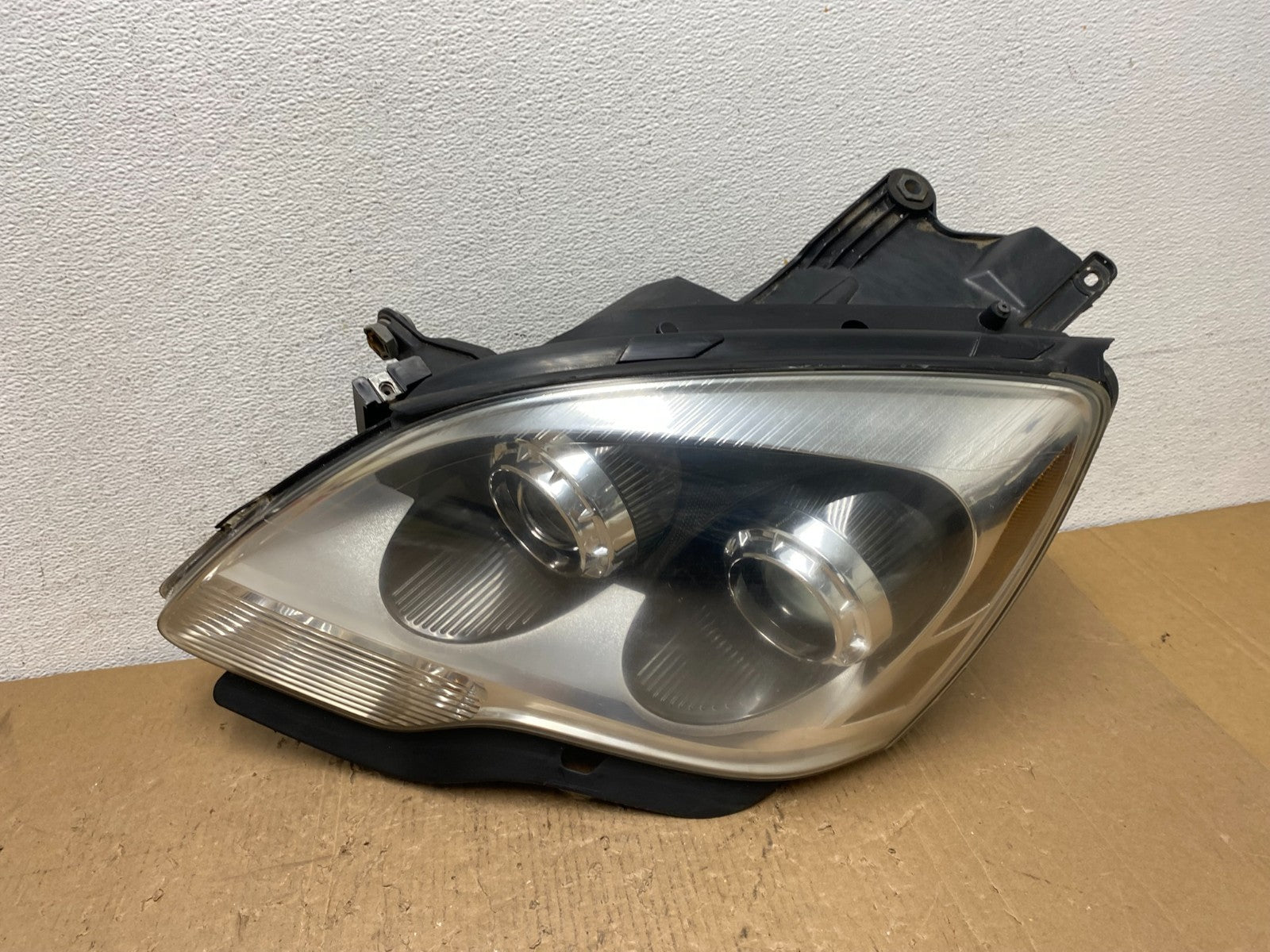 2007-2012 Gmc Acadia Xenon HID Headlight Left Driver LH Side AD8229 DW0
