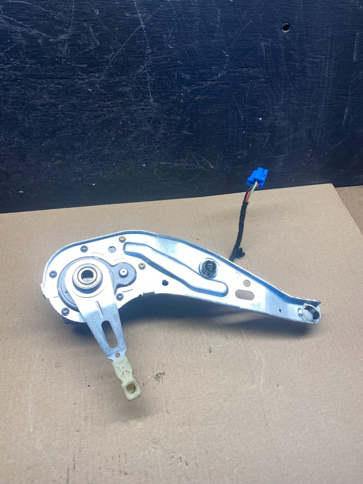 2014-2020 Mercedes S550 S600 Trunk Lid Motor Actuator Rear Lift AH3437 DG4