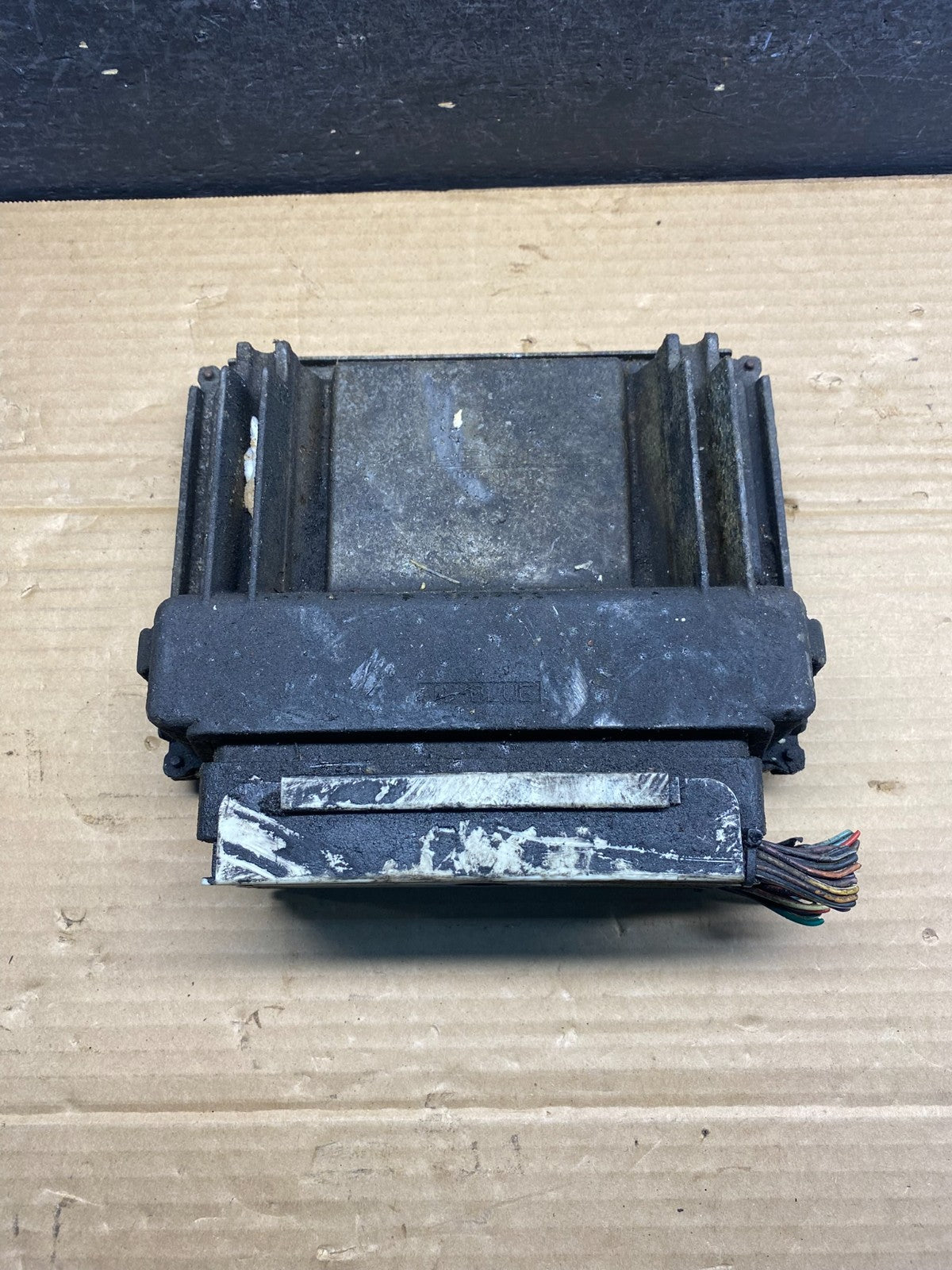 2001-2002 Silverado Tahoe Engine Computer Module 12200411 ECM ECU AE6217 DW1
