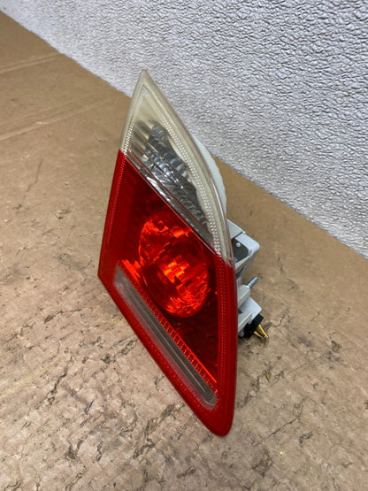 2006 - 2007 BMW 5 530i E61 Touring Left Driver LH Inner Tail Light Oem V8530 DW1