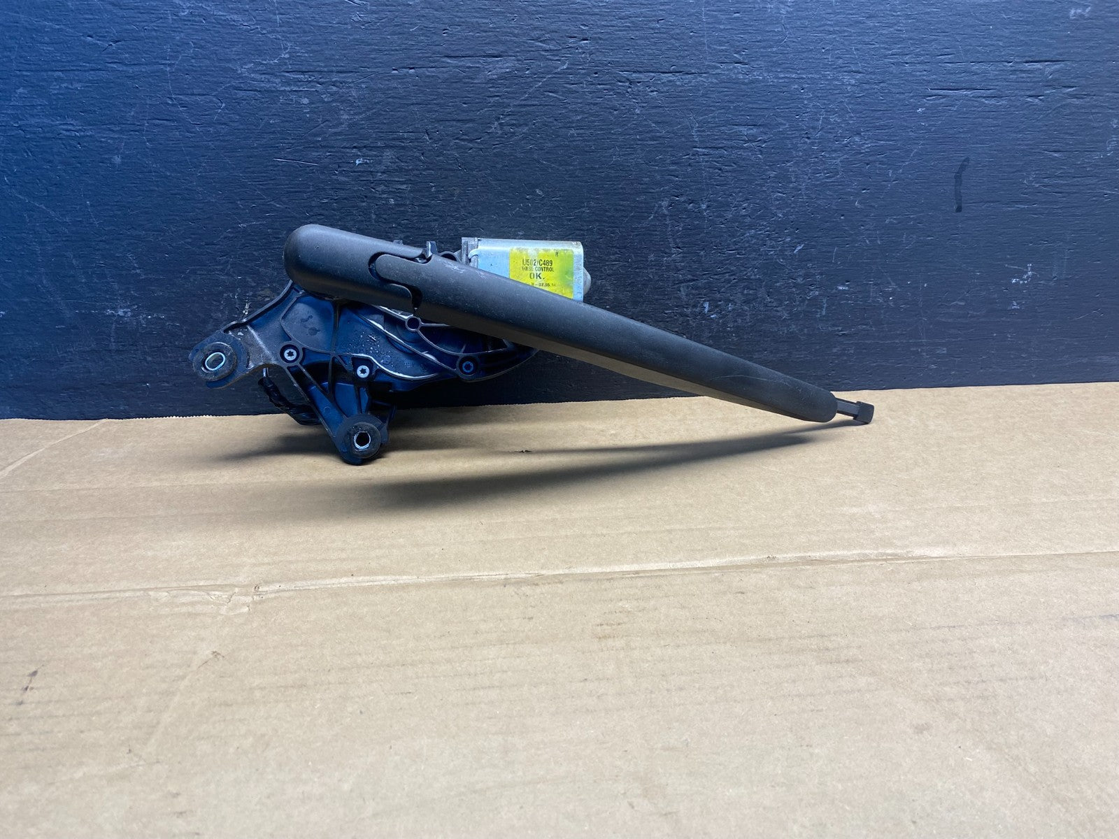 2011 to 2019 Ford Explorer Rear Windshield Wiper Motor ad3524 DG0