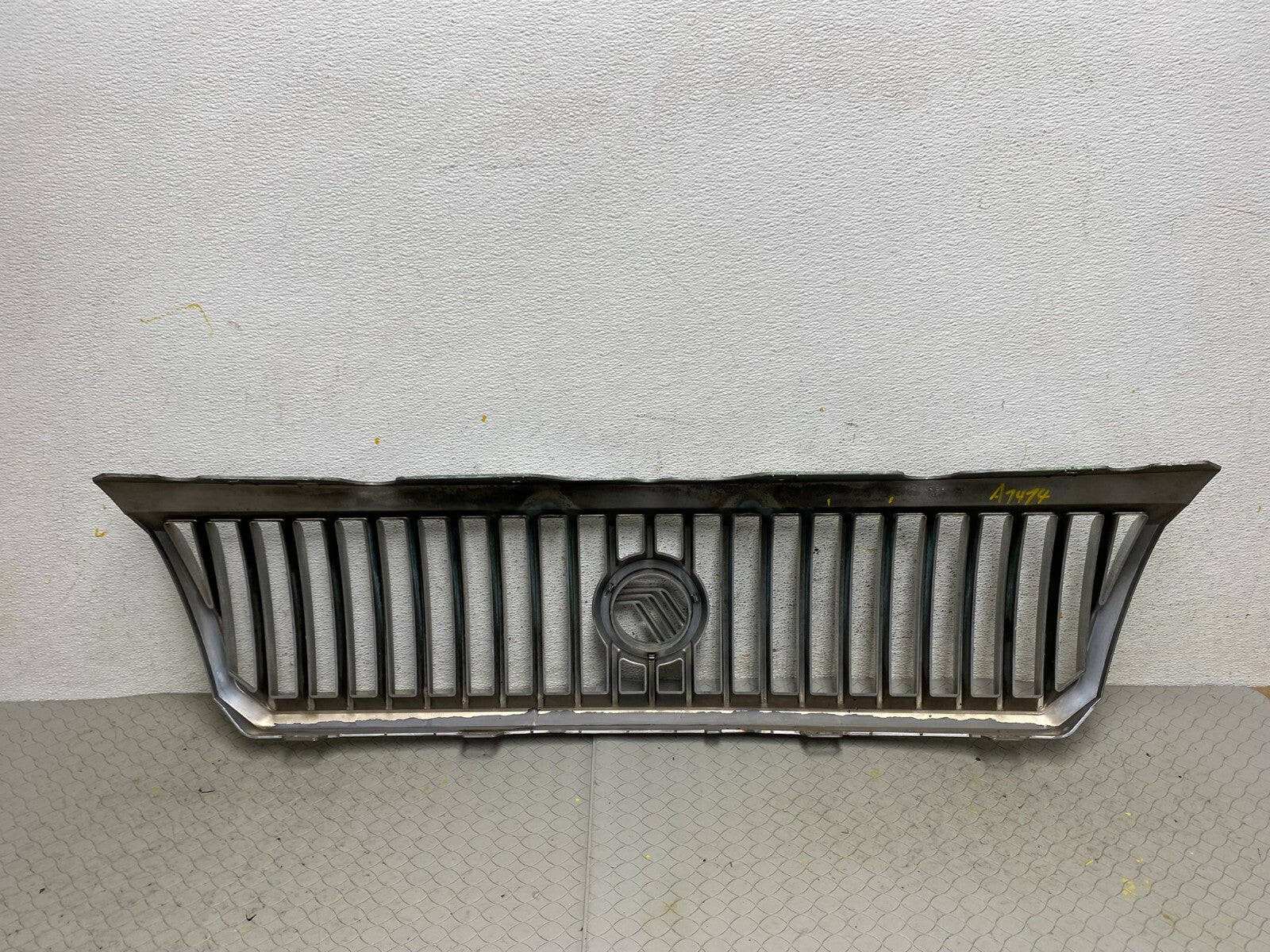 2002 to 2005 Mercury Mountaineer Front Upper Grill Grille Oem A1414 DG14