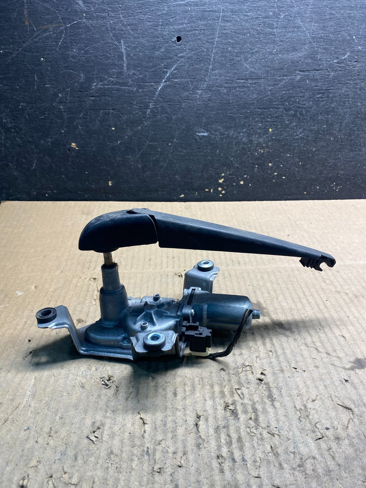 2014-2021 Dodge Durango  Tailgate Back Door Rear Wiper Motor Wiper z4837 DG1