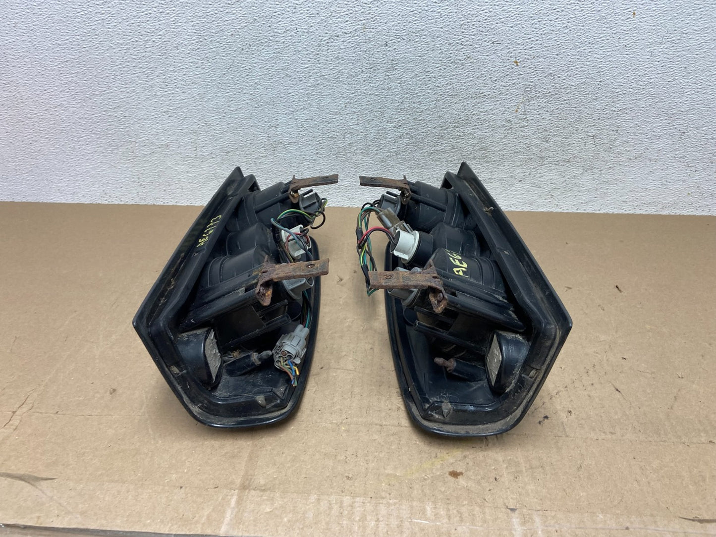 1998 to 2004 Nissan Frontier Left+Right Set Black Side Tail lights AE6773 DG9