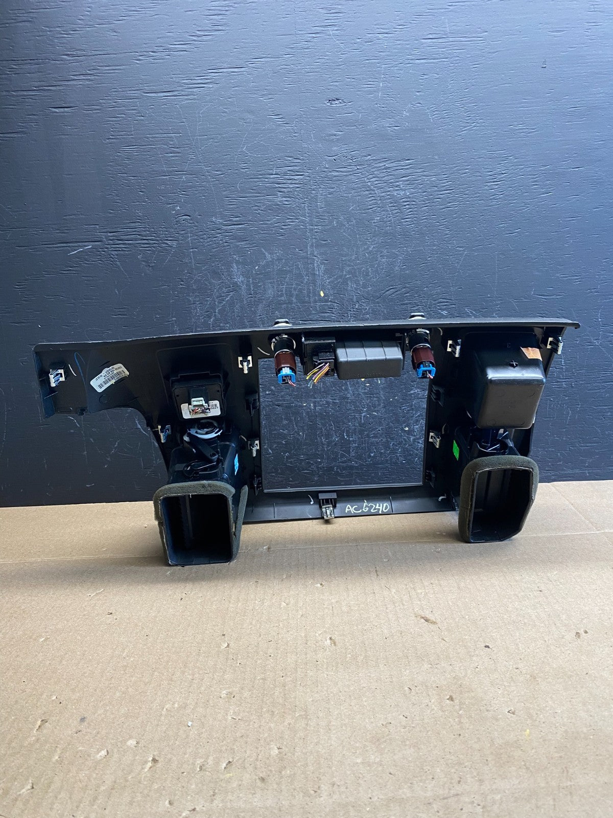 2007 to 2014 Silverado Sierra Center Console Radio Bezel Air Vents AC6240 DG3