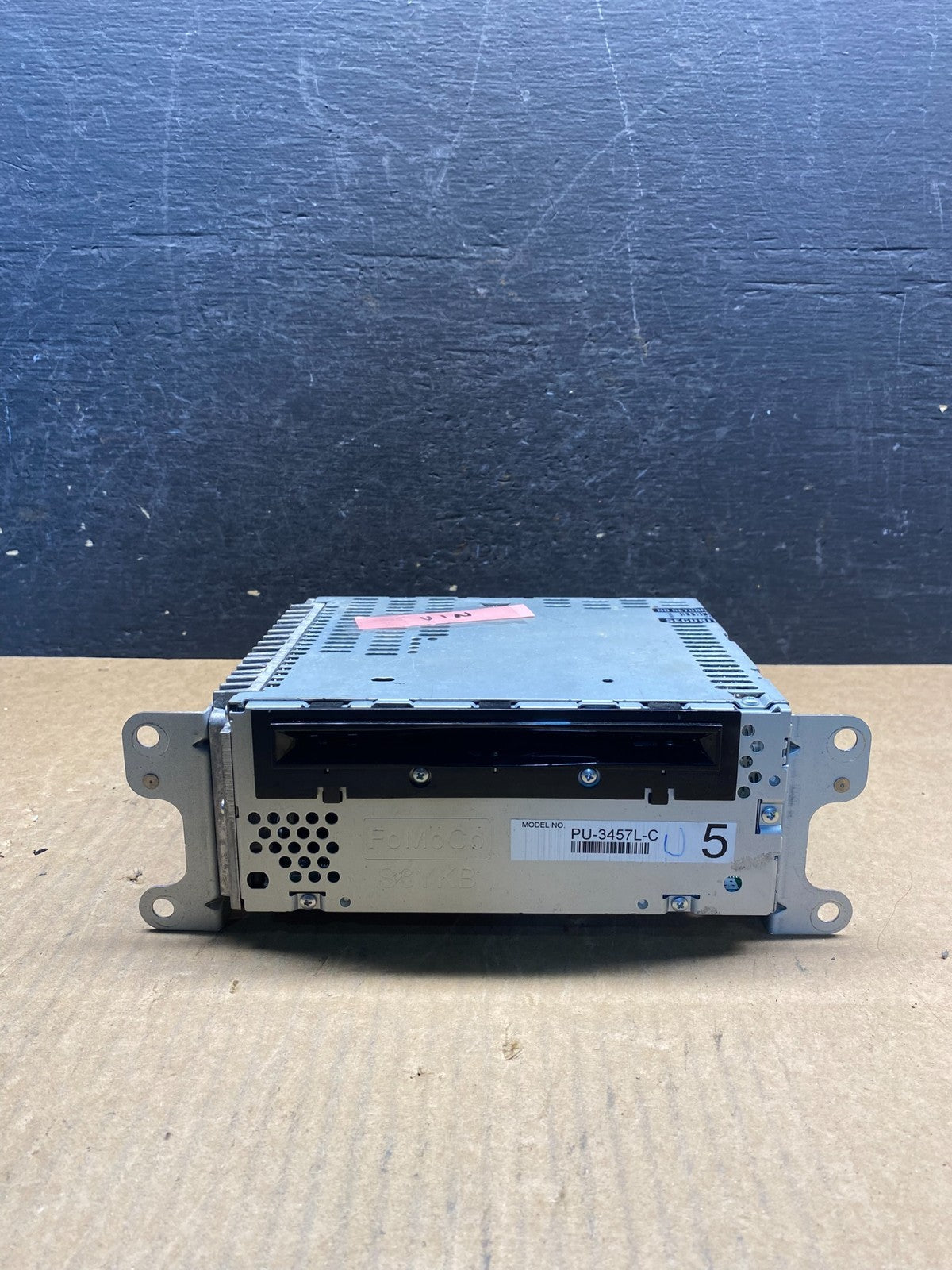 2011 to 2013 Ford Explorer Audio Equipment Radio Receiver AM FM CD ag7409 DG0
