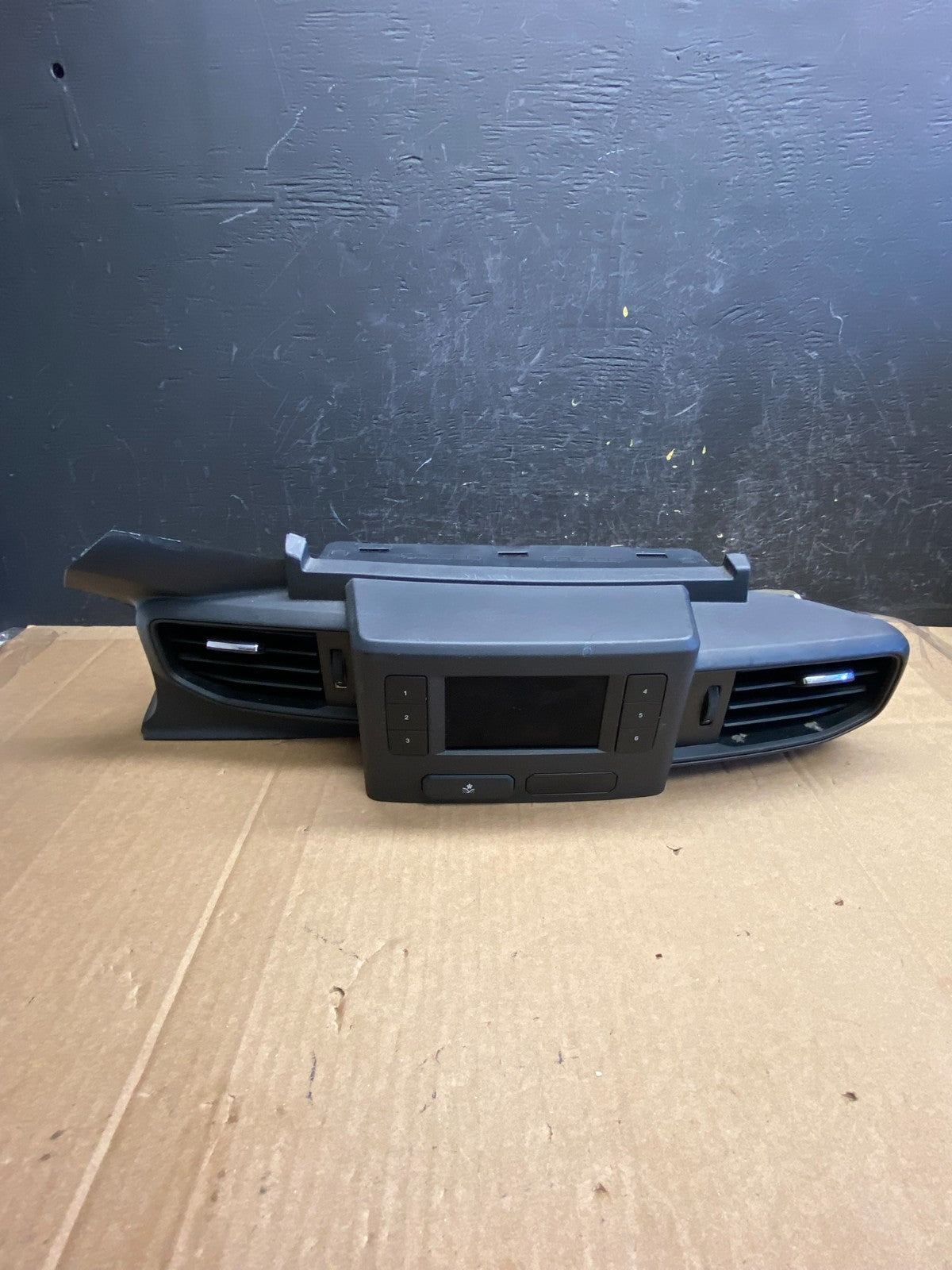 2020 to 2023 Ford Explorer Console Radio Display Screen Air Vents AD2100 DG0