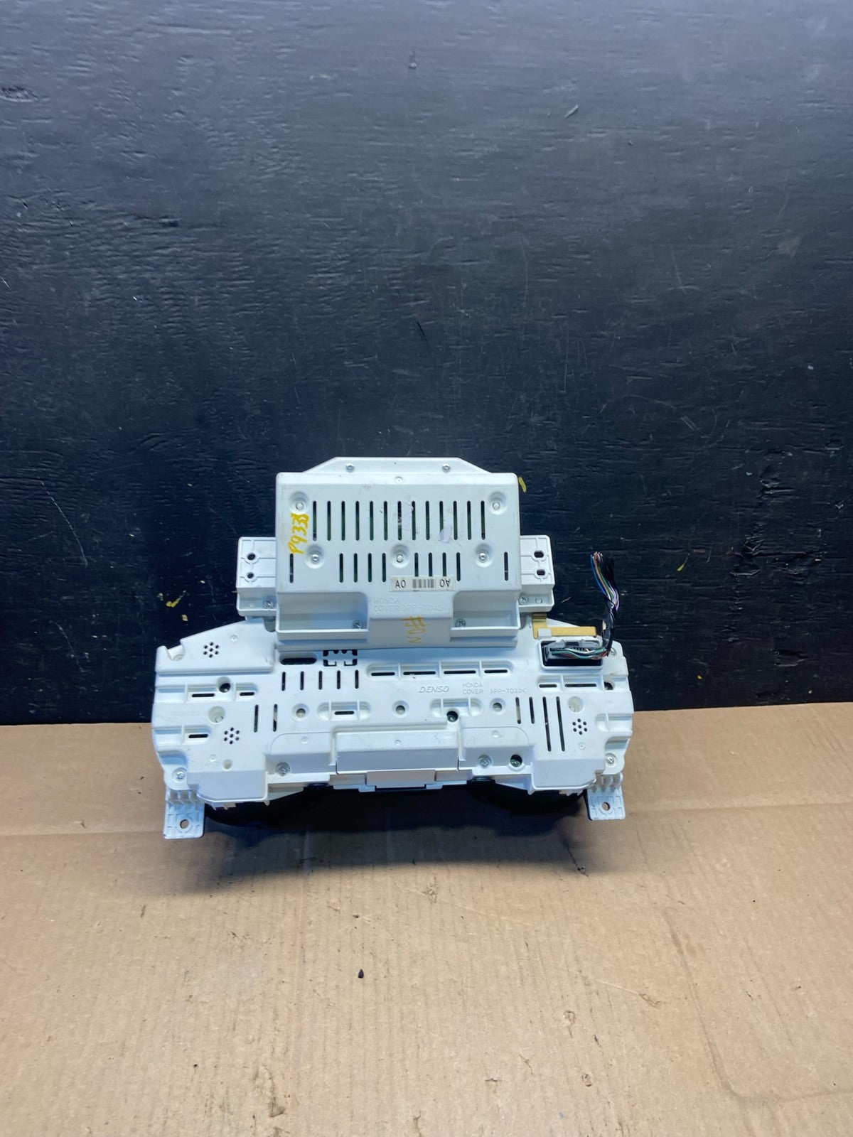 2010 2011 Honda Insight Speedometer Instrument Cluster P9333 DG4