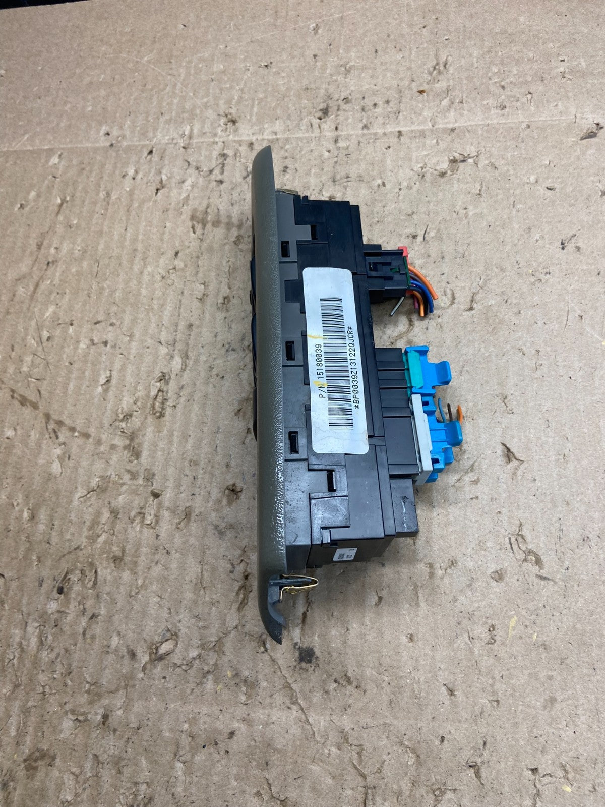 2002-2005 Chevrolet Trailblazer Power Left Driver Window Control Switch AC9215 D1
