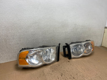2002 to 2005 Dodge Ram Left+Right Side Halogen Headlights Y3286 DW2