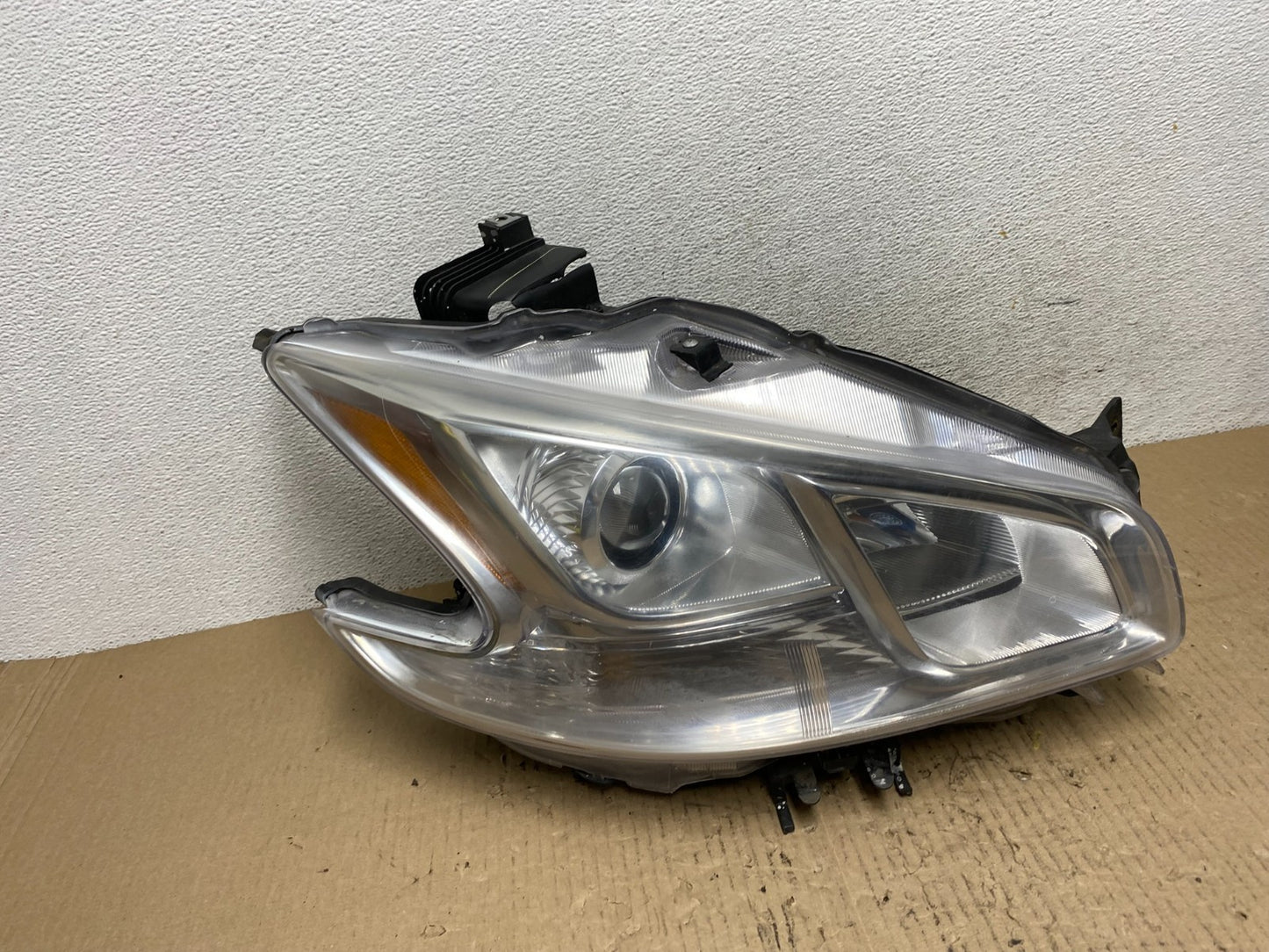 2009 - 2014 Nissan Maxima Headlight Right Passenger Xenon HID TYC AF6008 DW0