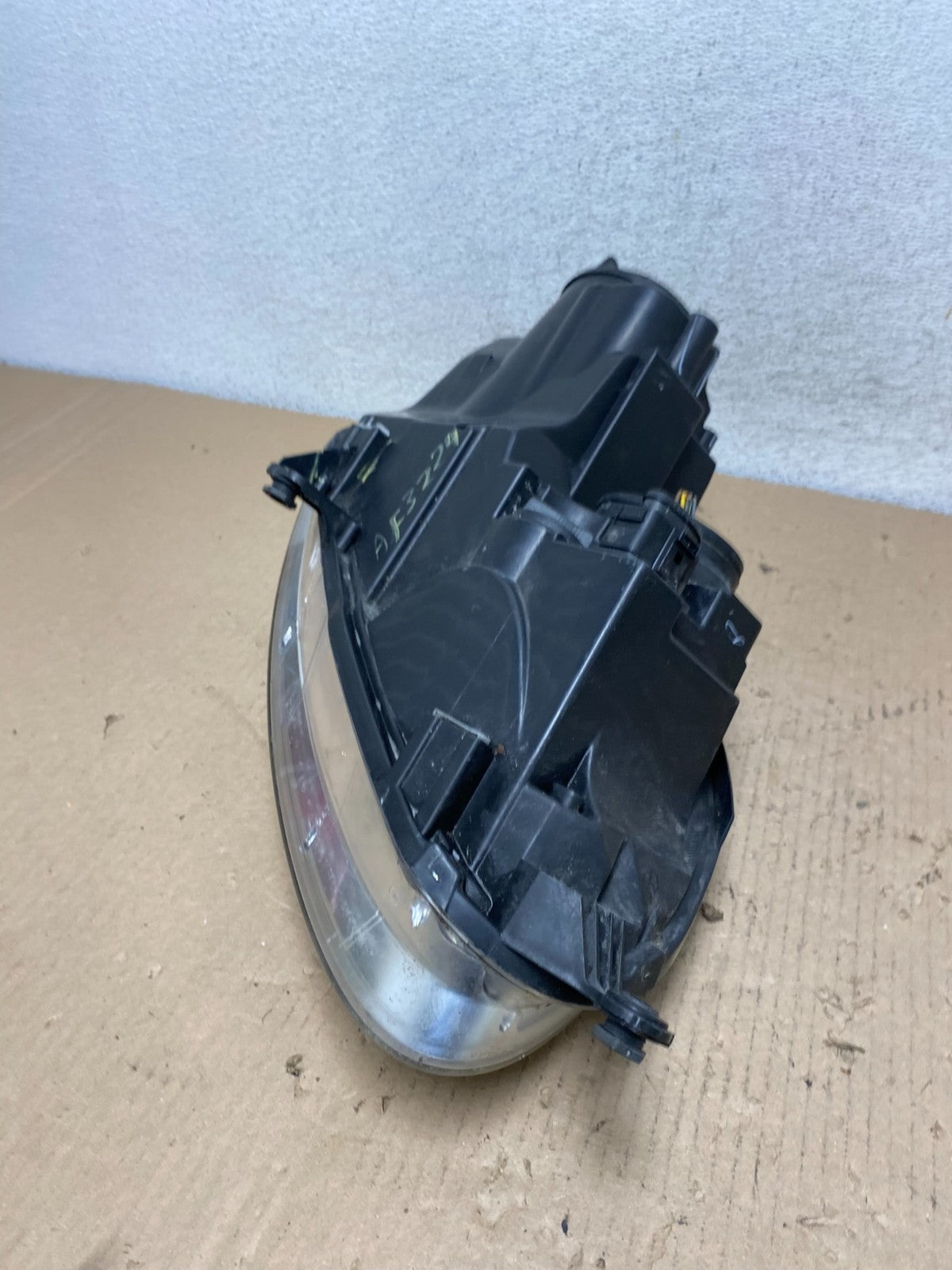 2005 to 2010 Volkswagen Jetta Left Driver LH Side Headlight Halogen AF3224 DW7