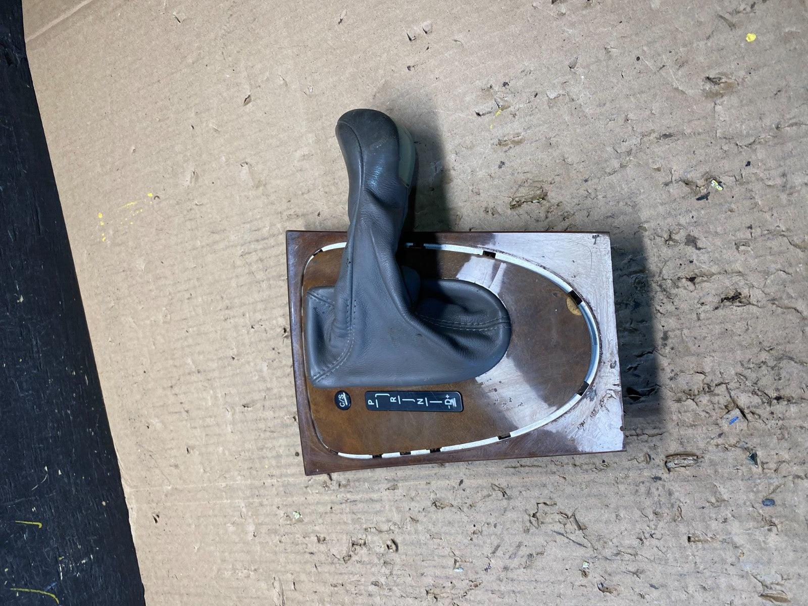 2003 to 2009 Mercedes E350 Center Console Shifter Indicator Bezel T1665 DG0