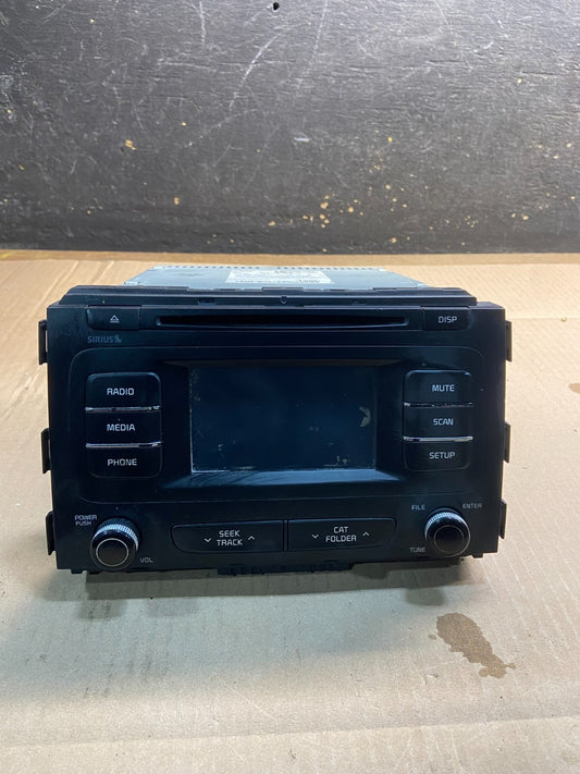2015 to 2016 Kia Sedona Radio Stereo Receiver AM FM CD Player Y7560 DG0