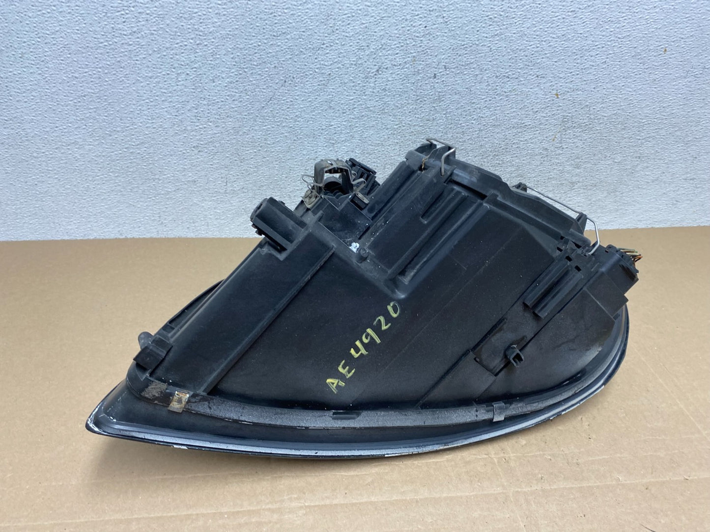 2006-2010 Volvo C70 Right Passenger RH Side Headlight AE4920 DW6