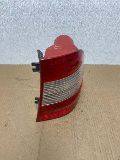 2002-2005 Mercedes ML 350 Ml-Class Right Passenger Rh Side Tail Light AB8175 LK2