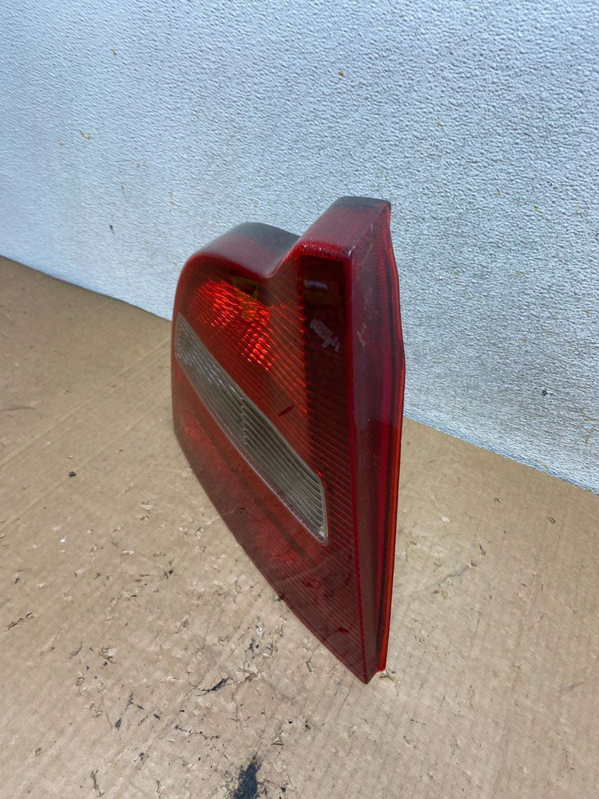 1999-2003 Volvo S80 Left Driver LH Side Tail Light AI9097 LK1