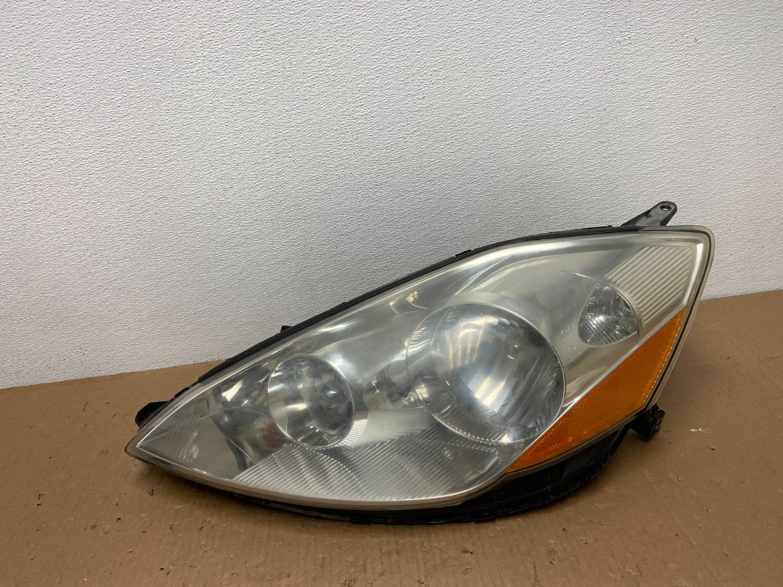 2006 to 2010 Toyota Sienna Left Driver Lh Side Headlight Halogen AB6626 DW0