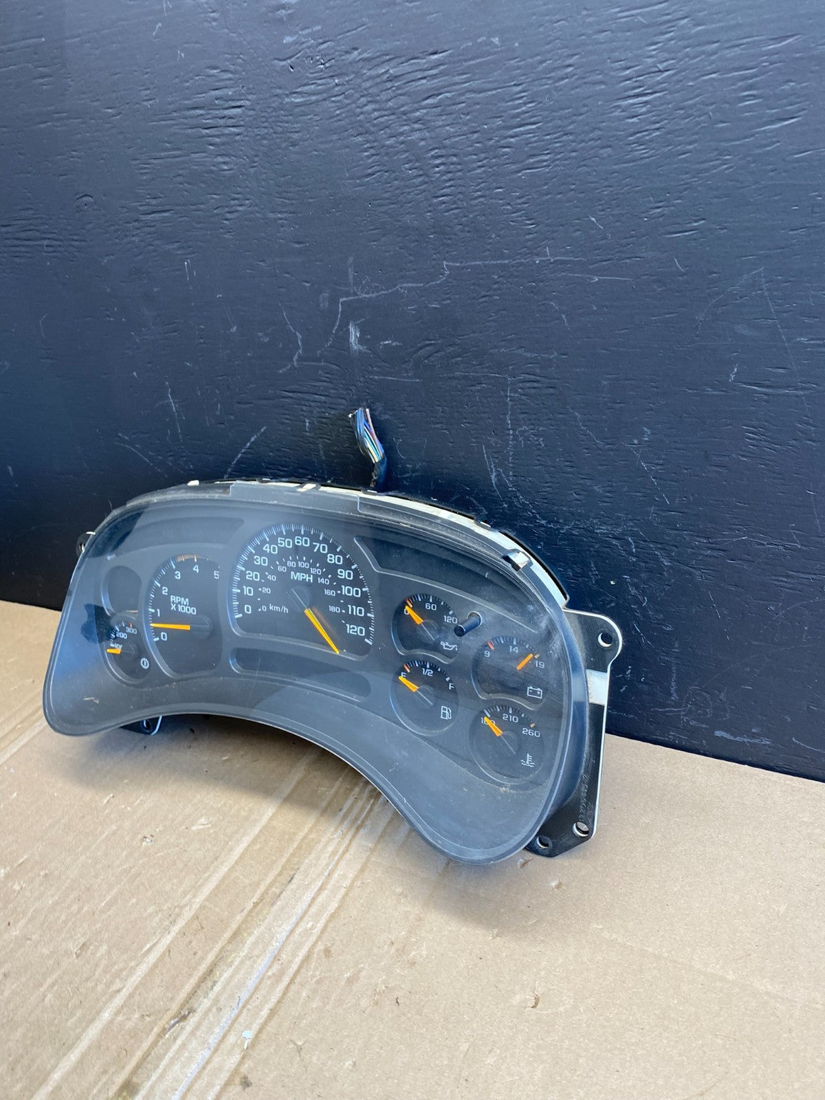 2002-2004 Silverado/Sierra/Yukon/Tahoe Speedometer Instrument Cluster AB8830 DG1