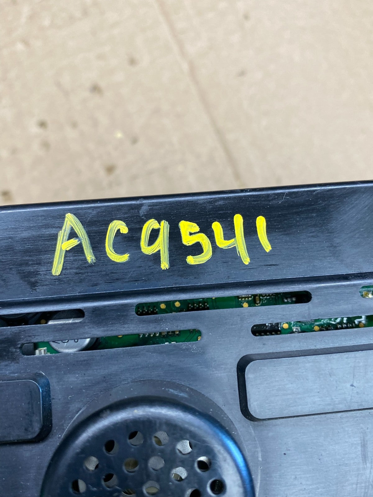 2012-2018 Volvo VNL Instrument Gauge Cluster 21580323-p02 AC95418