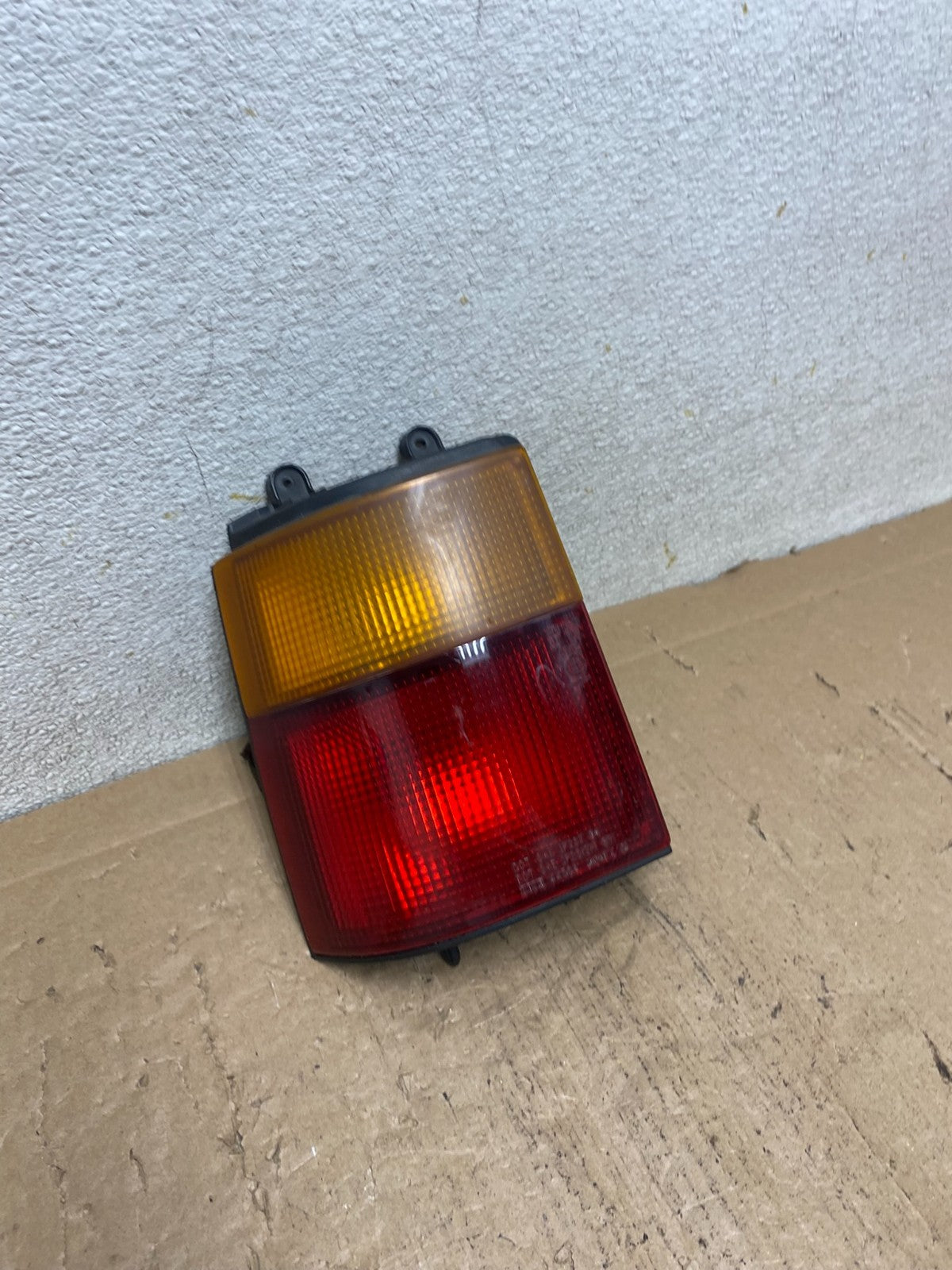 1989 to 1998 Mazda Mpv Left Driver Lh Side Tail Light Oem S0941 DW2