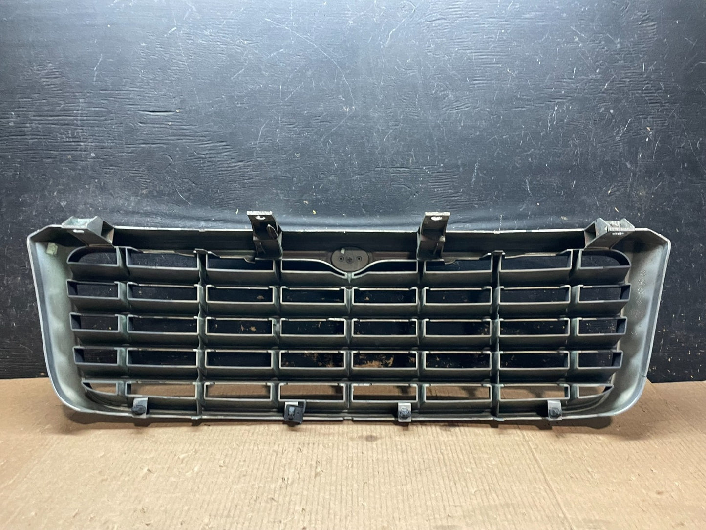 2007 2008 2009 Chrysler Aspen Front Radiator Upper Grill Grille Oem y9625 DG6
