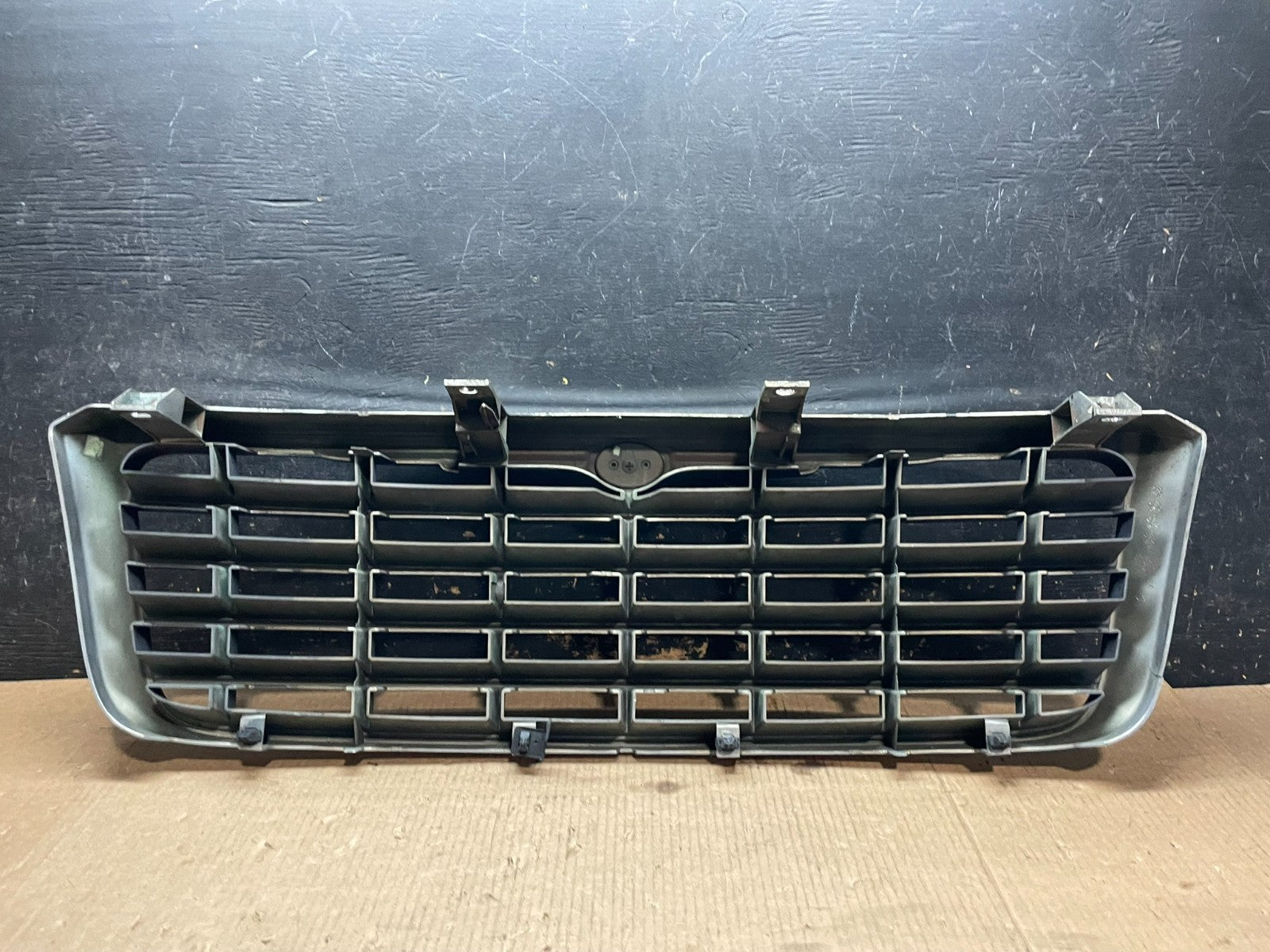 2007 2008 2009 Chrysler Aspen Front Radiator Upper Grill Grille Oem y9625 DG6