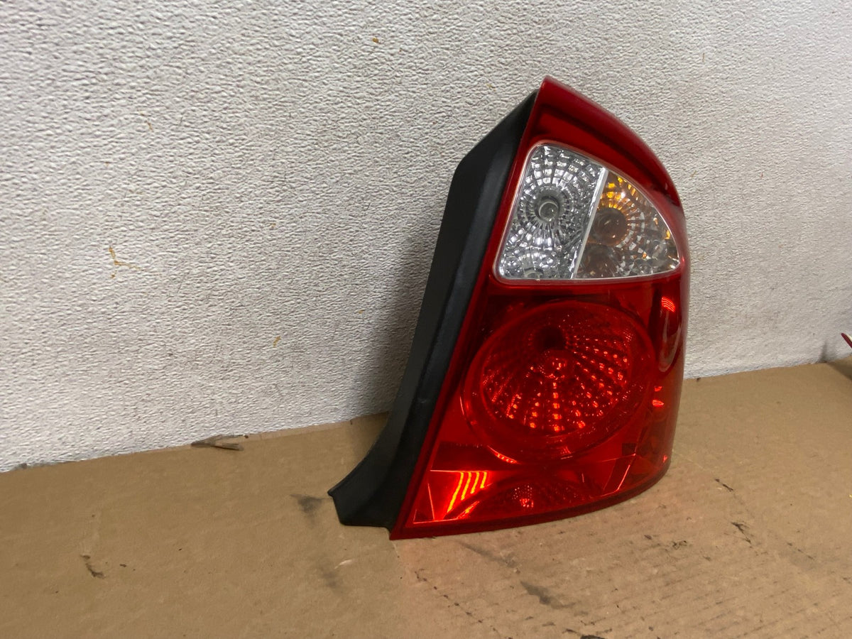 2007 2008 2009 Kia Spectra 5 Hatchback Right Passenger Tail Light AH4222 LK1