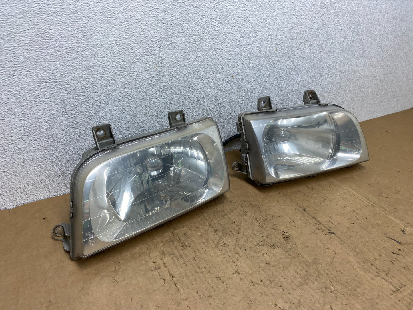 1998 to 2002 Kia Sportage Left+Right Halogen Headlights AD0635 DW2