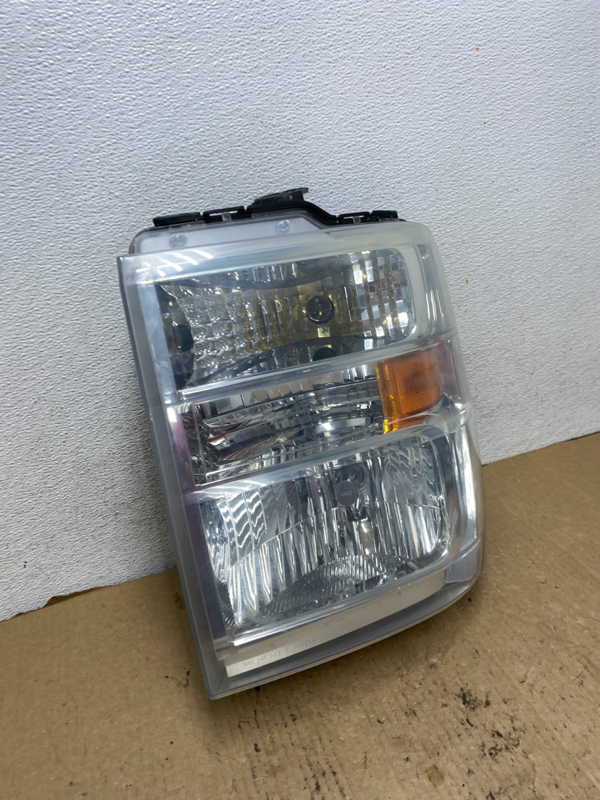 2008-2014 Ford Econoline E150 E250 E350 Left Driver LH Headlight AG2488 DW2