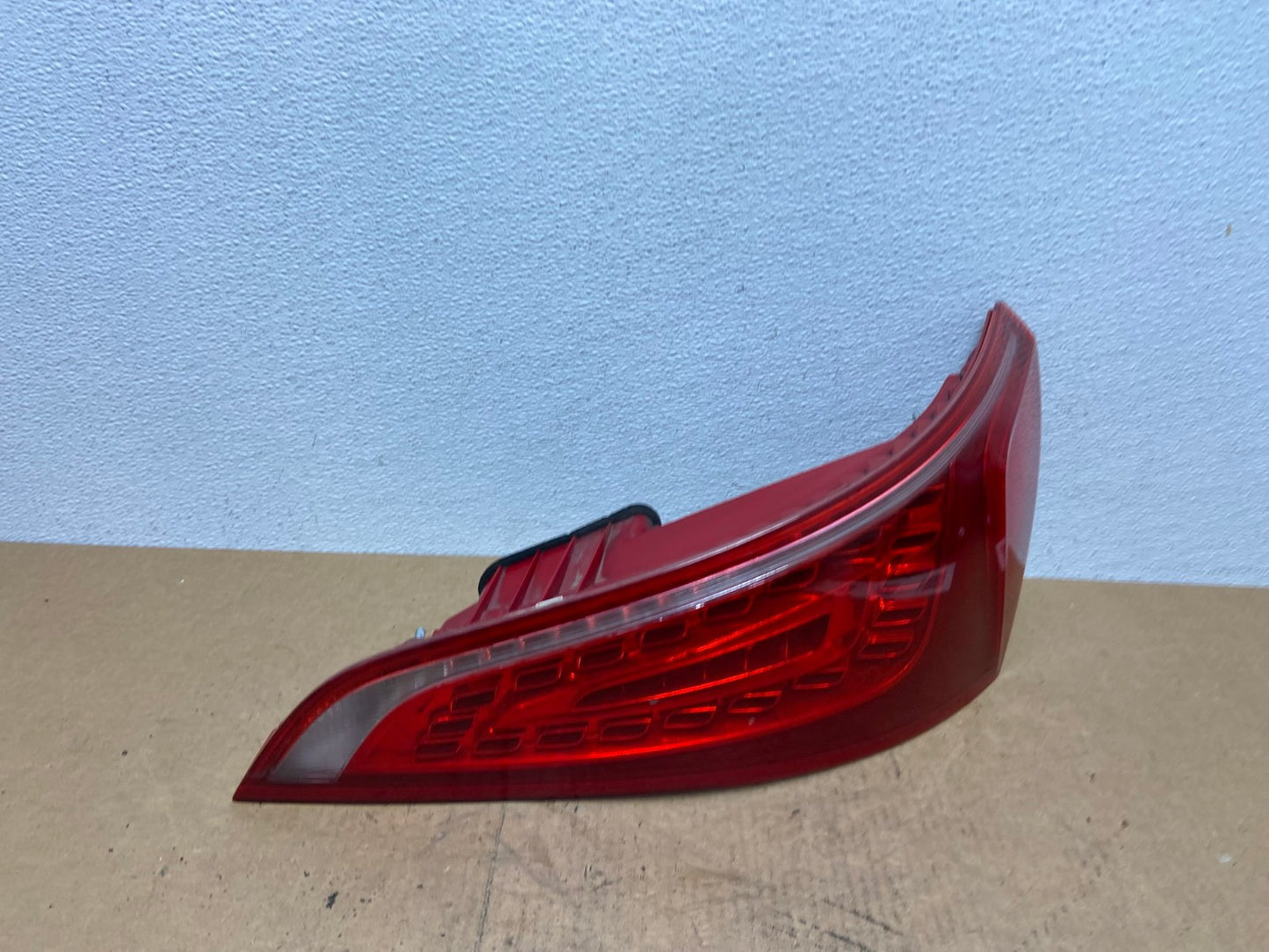 2009 to 2012 Audi Q5 Right Passenger RH Side Tail light Oem AC3069 LK2