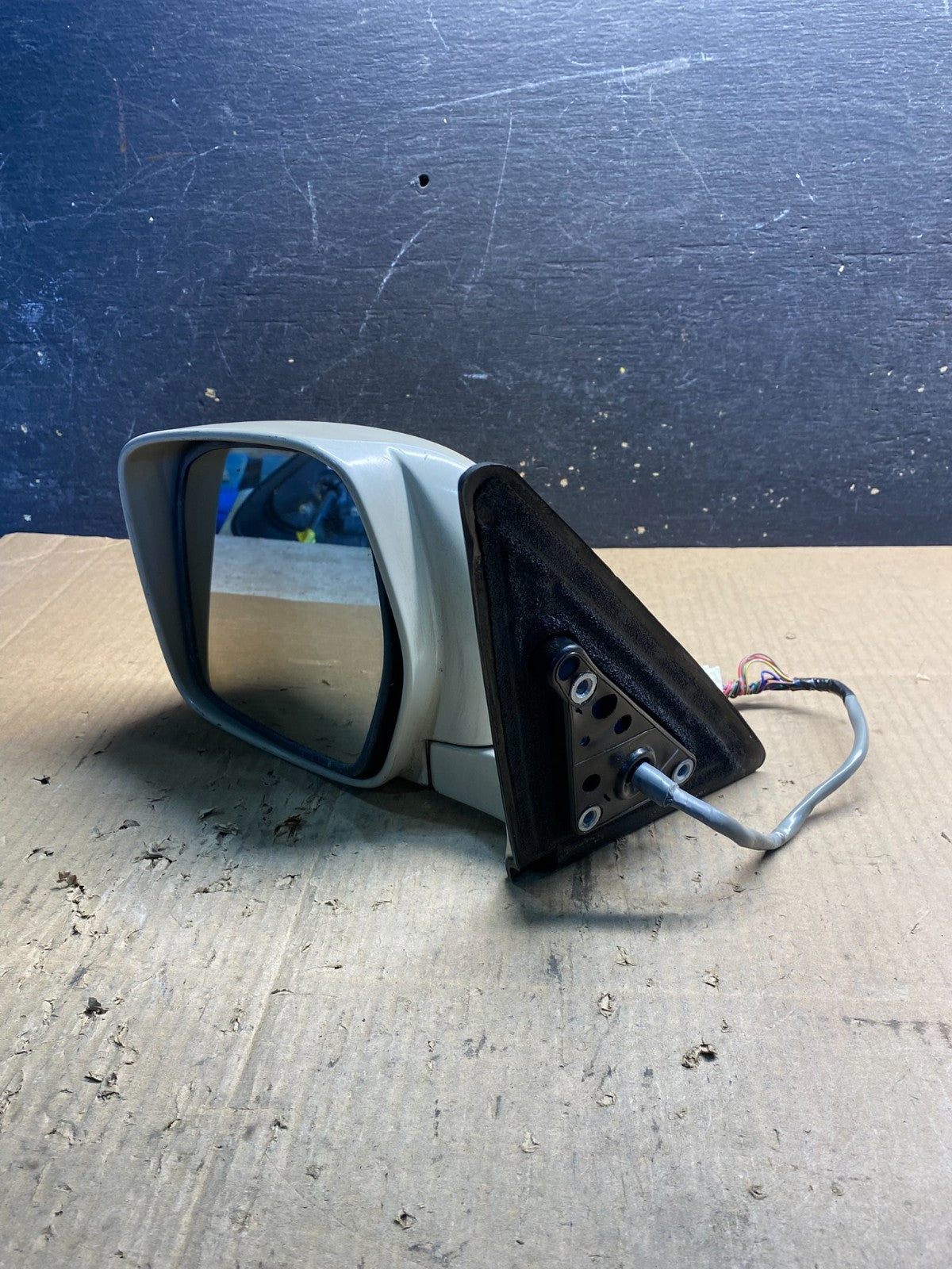 2004 2005 Lexus LX470 Left Driver View Door Mirror OEM AB0352 DG11