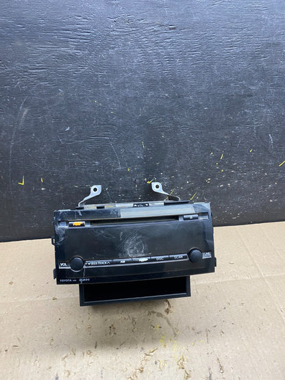 2004 2005 2006 Toyota Prius OEM Radio AM/FM CD Player Oem U5260 DG0