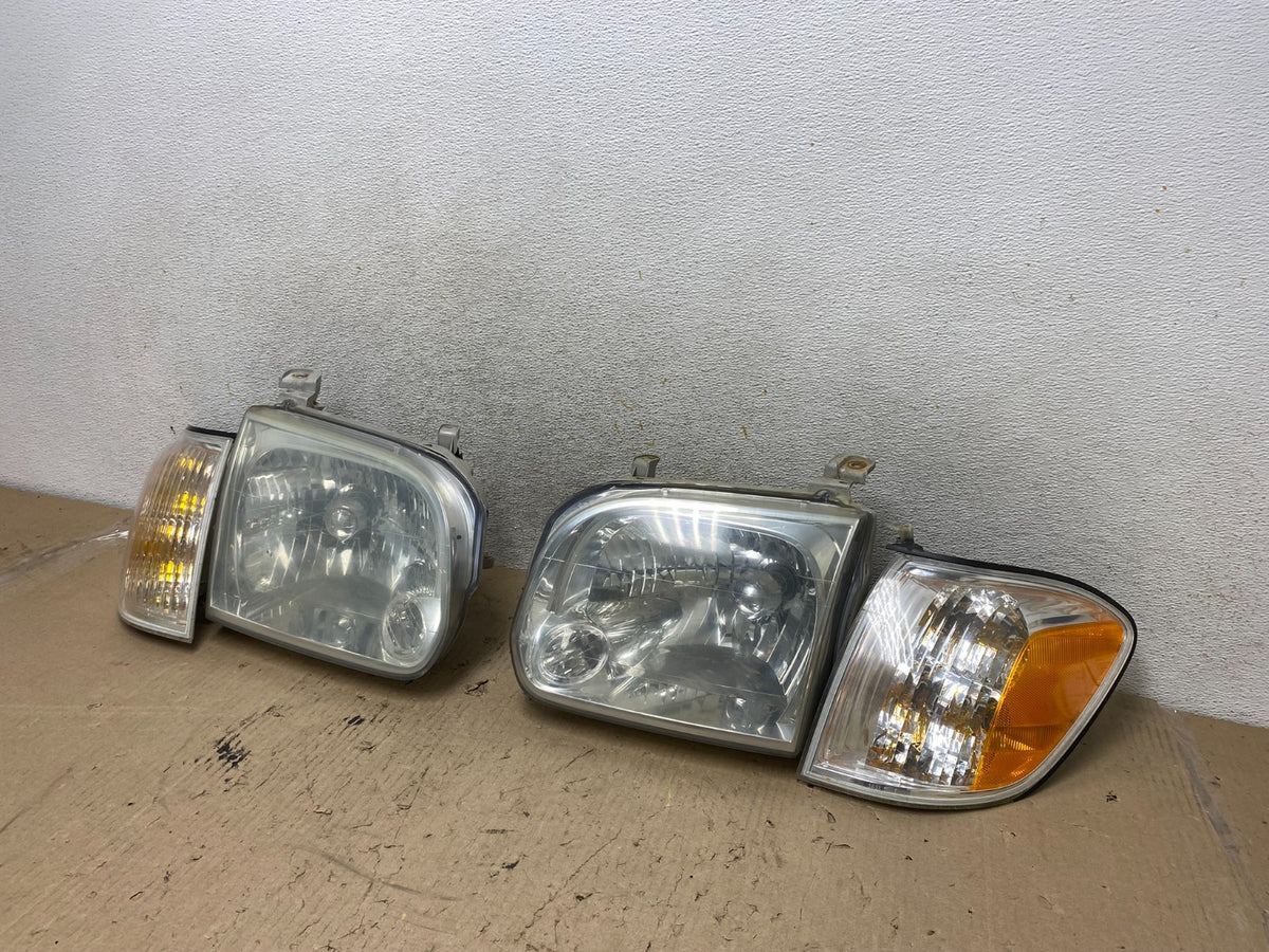 2005-2007 Toyota Sequoia Left+Right Side Halogen Headlights DEPO AH7710 DG2