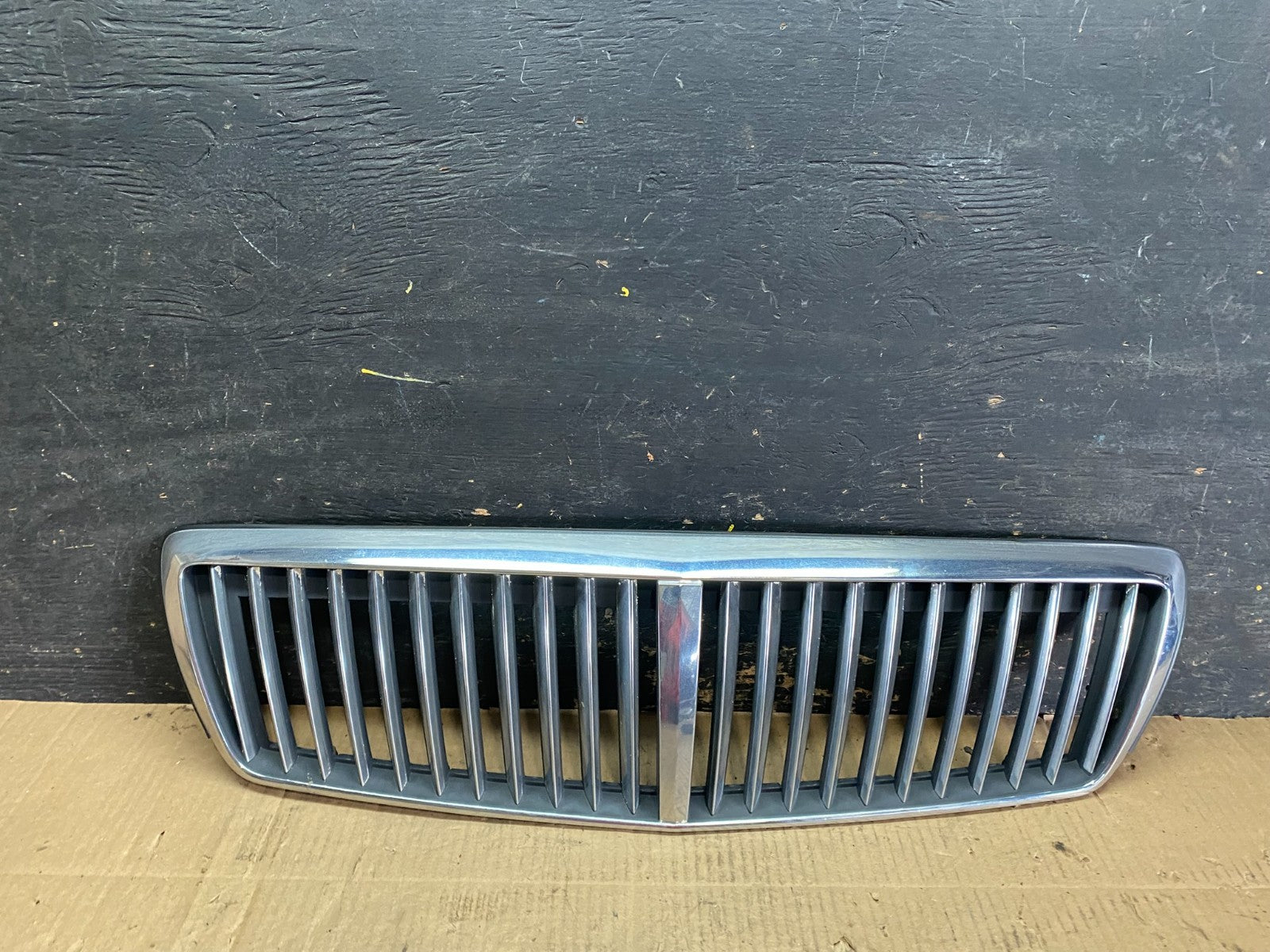 2002 to 2005 Hyundai XG350 Front Upper Grill Grille W/Emblem U6346 DG0
