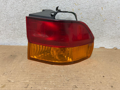 2002 2003 2004 Honda Odyssey Right Passenger Side Tail Light AH8977 LK0
