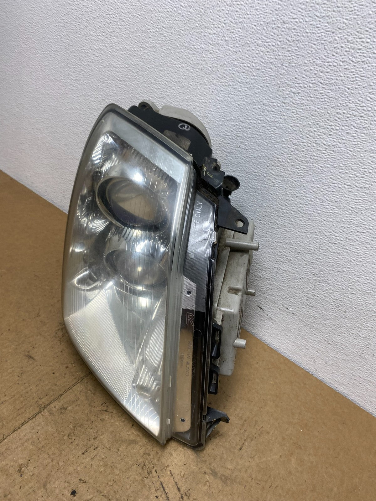 2005 - 2011 Cadillac STS Right Passenger RH Side Xenon Headlight OEM AC3583 DW1