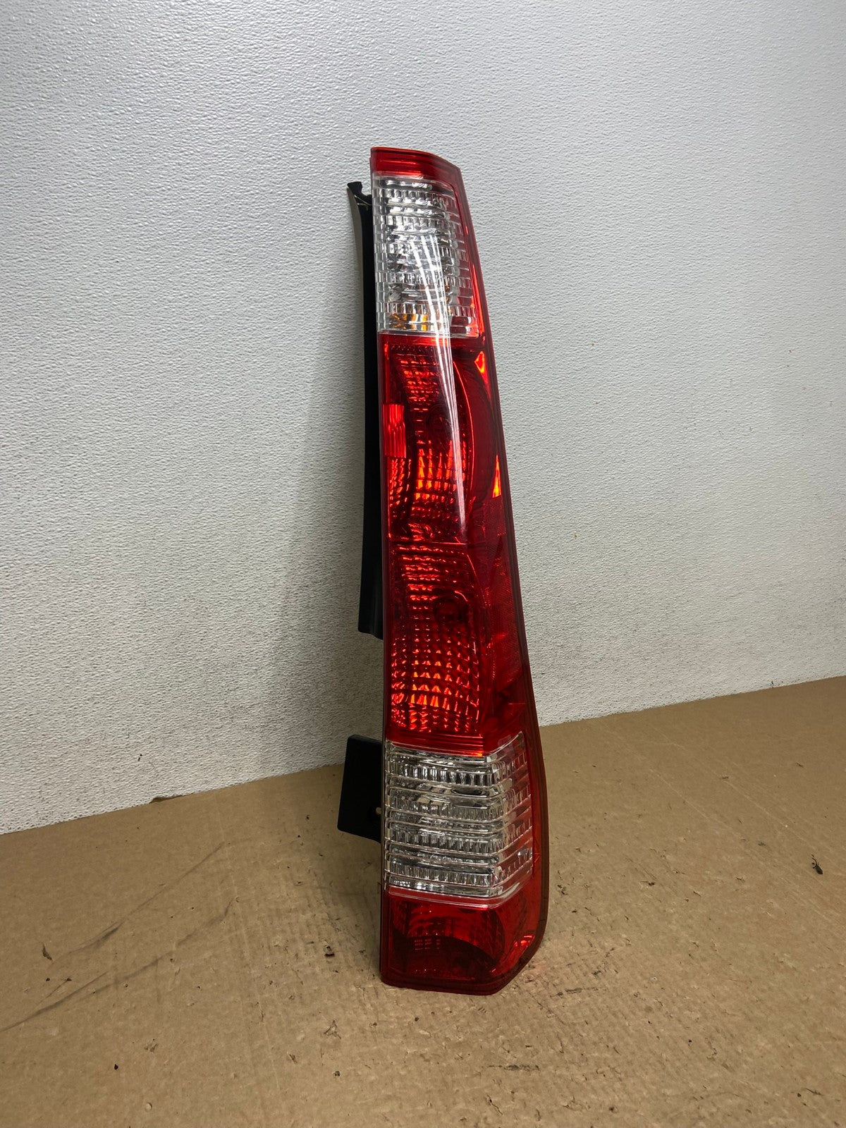 2005 to 2006 Honda Cr-v Crv Right Passenger Side Tail Light AG1191 LK2