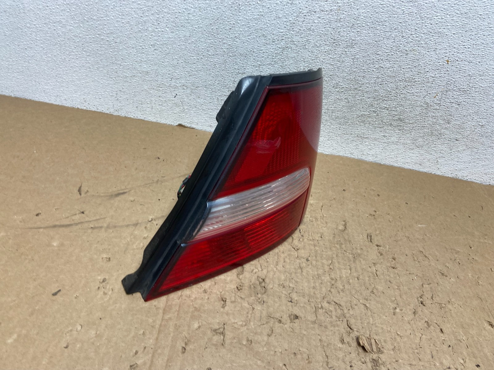 2000 to 2001 Nissan Altima Tail Light Right Passenger Rh Side AG13969