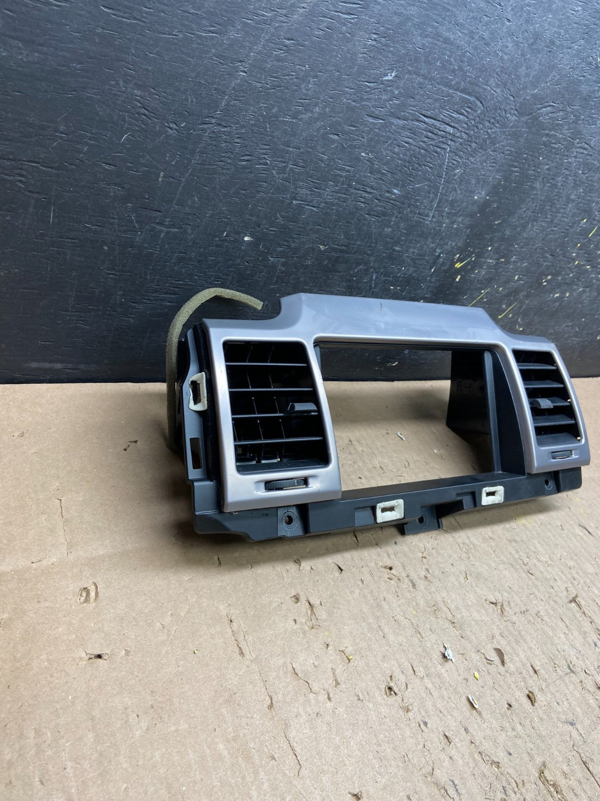 2010 - 2012 Lincoln MKZ Center Dash Gps Radio Bezel Panel Air Vent OEM T6019 DG2
